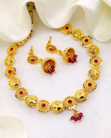 Classic Gold Necklace